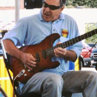 Bobby Manuel